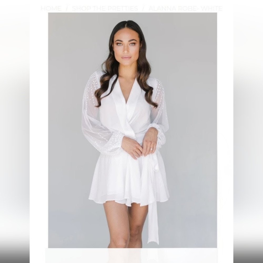 Elegant White Sheer Sleeve Robe